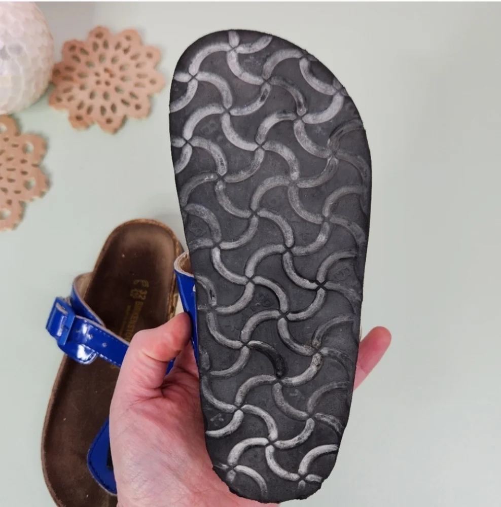 Birkenstock Patent Gizeh Sandals